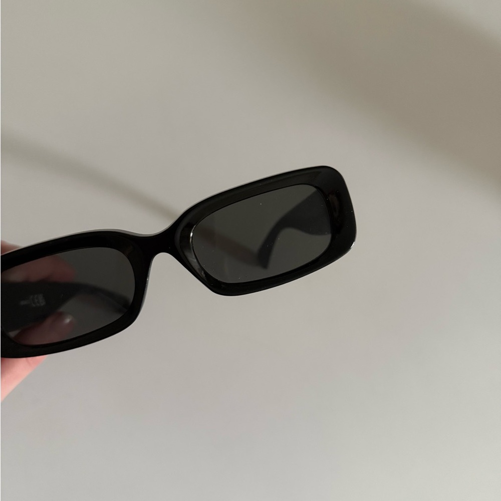 Black Rectangle Sunglasses
